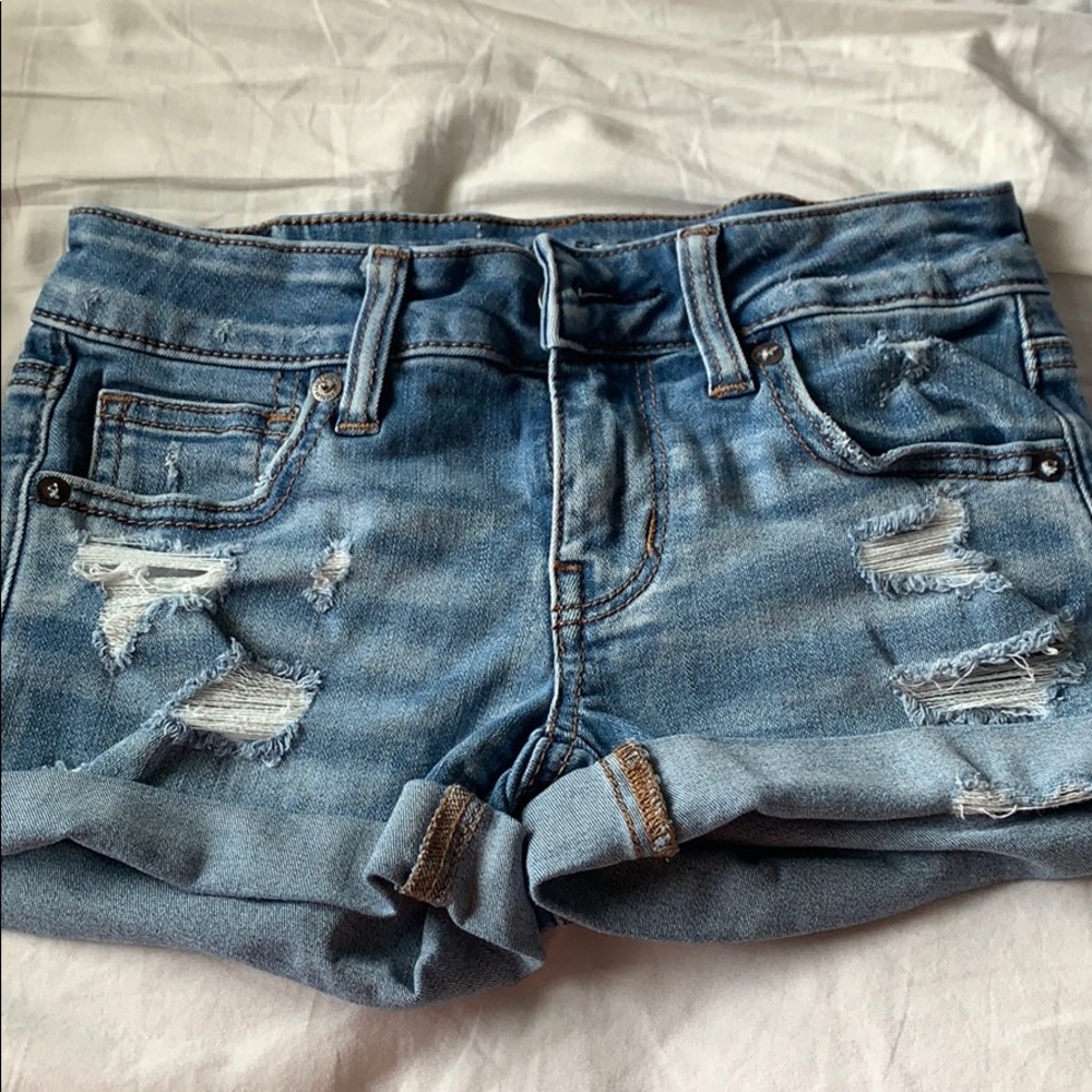 american eagle ripped denim shorts